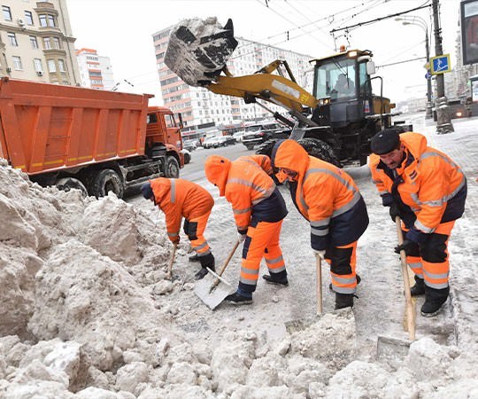 Уборка снега в Пыть-Яхе и  Ханты-Мансийском автономном округе - Югре